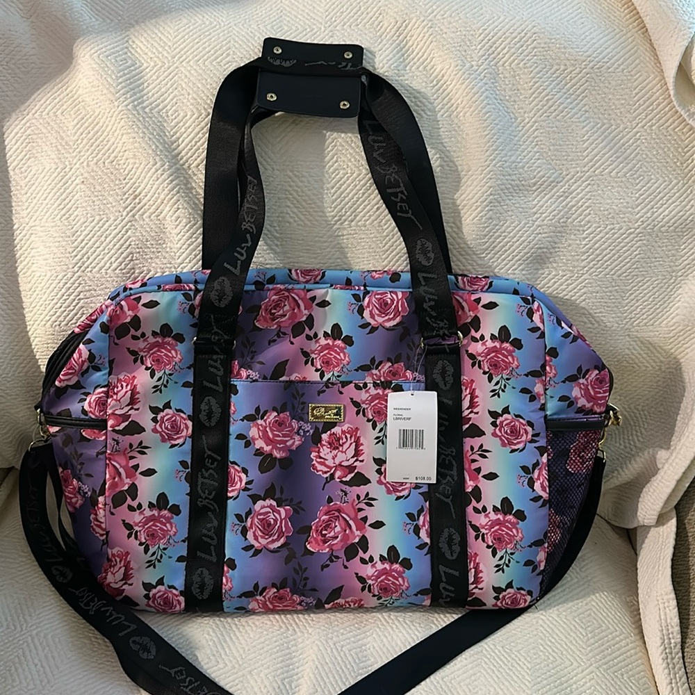 BETSEY JOHNSON Weekender LBRIVERF. Beautiful Floral Overnight bag.